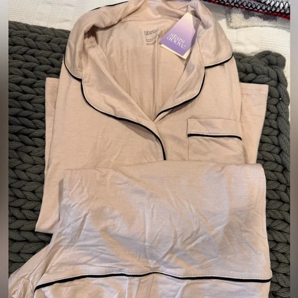 Stars Above Cream Pajama Set with Black Piping - Picture 1 of 6